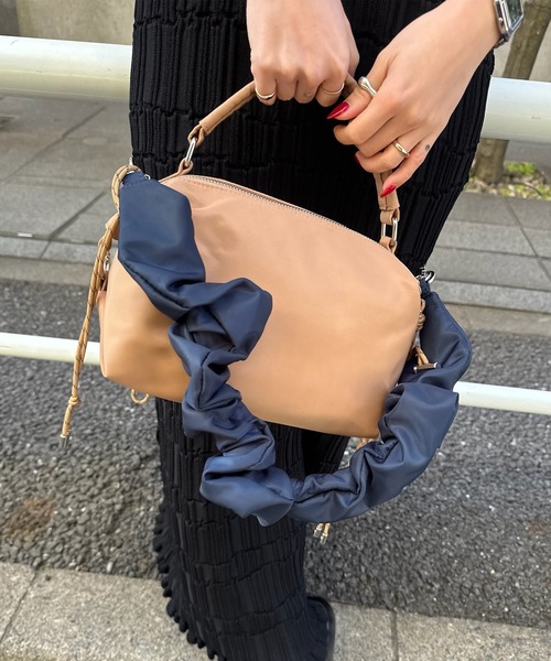 ショルダーバッグ バッグ MEDI PUFFY TWIN FORM NYLON BAG レディースの画像