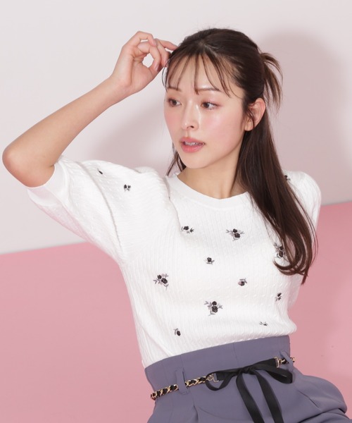 JILL BY JILLSTUART パールロゴコンパクトニットトップス ピンク ジルバイジルスチュアート JILL by JILLSTUART パールロゴ