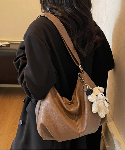 FREE STYLISTS ショルダーバッグ バッグ Y2K チャーム付き 大容量