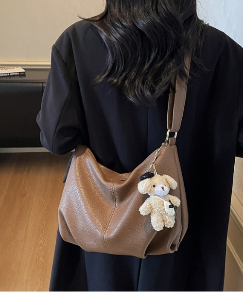 FREE STYLISTS ショルダーバッグ バッグ Y2K チャーム付き 大容量