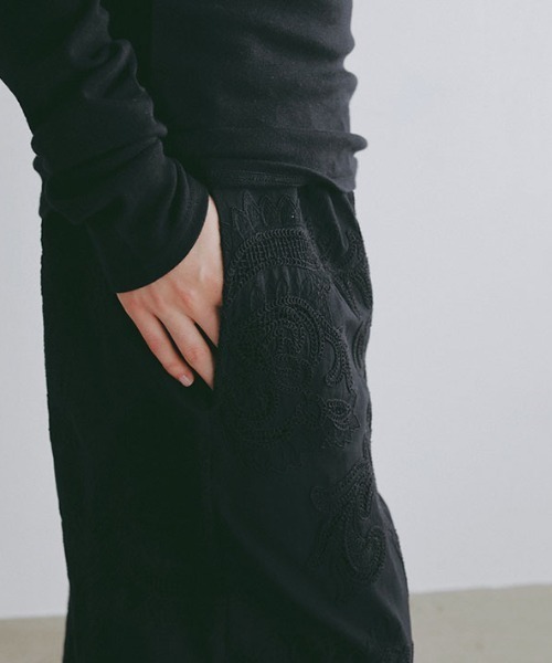 ワイドパンツ パンツ エンブロイダリーイージーパンツ レディースの画像