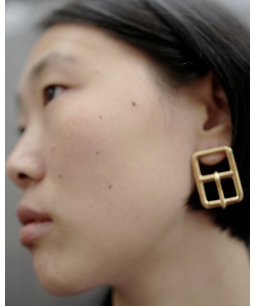 ピアス Buckle Earring レディース メンズの画像