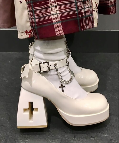 cs T&P パンプス 厚底十字架くり抜きヒールパンプス 24SS