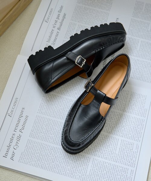 Whim Gazette（ウィム ガゼット） ローファー 「Hoaw.」Tストラップ