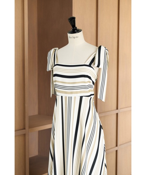 ワンピース herlipto Pin-Stripe Belted Flared Dress Pin-Stripe Belted Flared Dress
