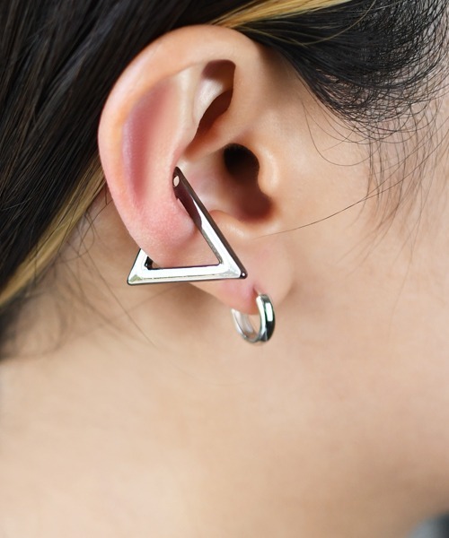 パフューム◎ダイヤThree DotsDiamond Triangleイヤーカフ Fun & Daily（ファンアンドデイリー） イヤーカフ F＆D