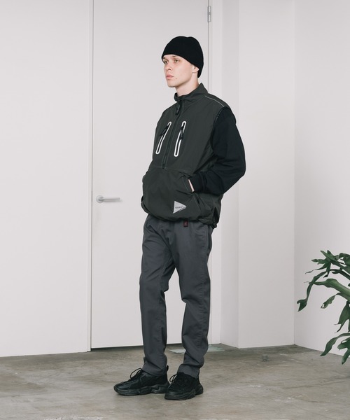 未使用品 and wander ナイロンベスト ジャケット L / 白 and wander ベスト ジレ wander/アンドワンダー×GRAMICCI