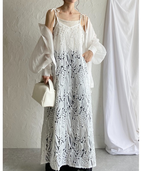 新品シエラレオン総レースキャミソールワンピースホワイトベージュお嬢様ロマンチック She's Closet ワンピース コード刺繍レースシアーロングキャミ