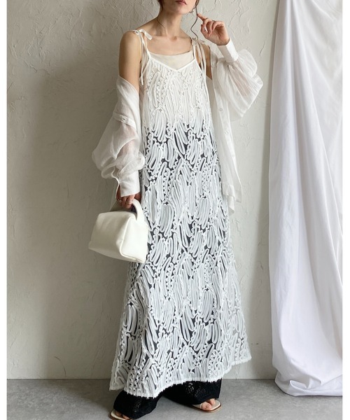 ◆送料・関税込み◆Sea N.Y シアー刺繍入り ミニワンピース ミニワンピース 胸元刺繍入り - ピーチ | ZARA Japan / 日本