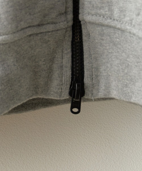 FOG ESSENTIALS（エフオージーエッセンシャルズ） パーカー FOG