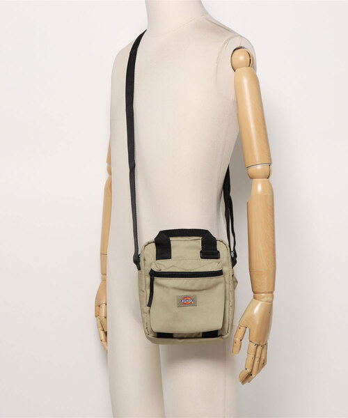 【 】クローム カジュアル クロスボディ Mini Belted Hobo bag in leather in - black | Givenchy US