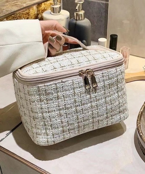 ヴェルサーチ バニティ コスメポーチ 型押し クリーム系 18709104