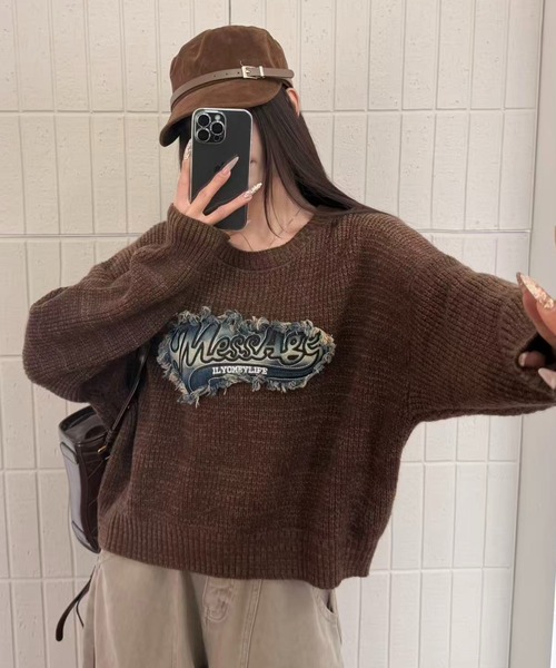 Sibra（シブラ） ニット セーター デニム風ワッペンニットトップス