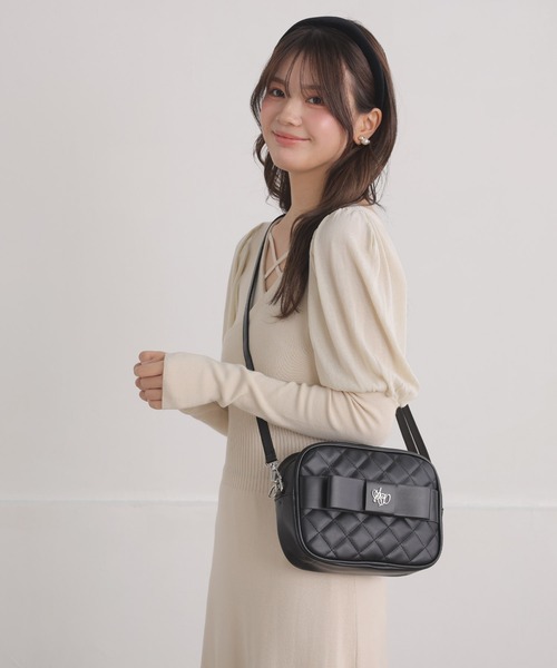 バックドロップ　レザー　キルト　ショルダーバッグ　美品 SecretDoor（シークレットドア） ショルダーバッグ バッグ リボン
