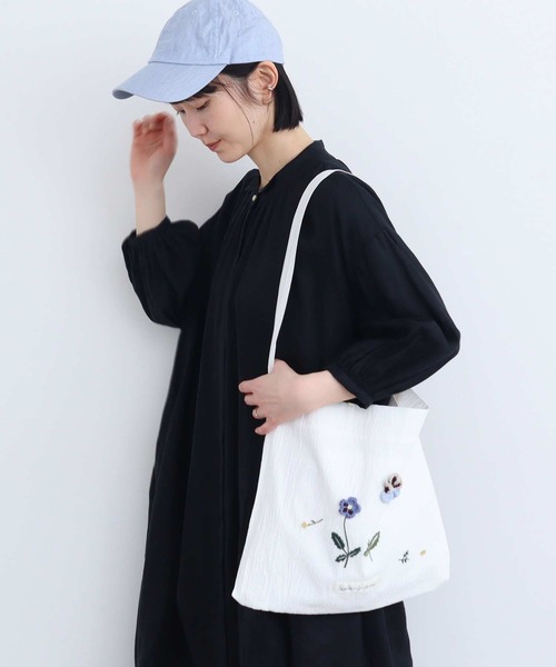 l'atelier du savon トートバッグ ○ひらひらパンジーかぎ針刺繍