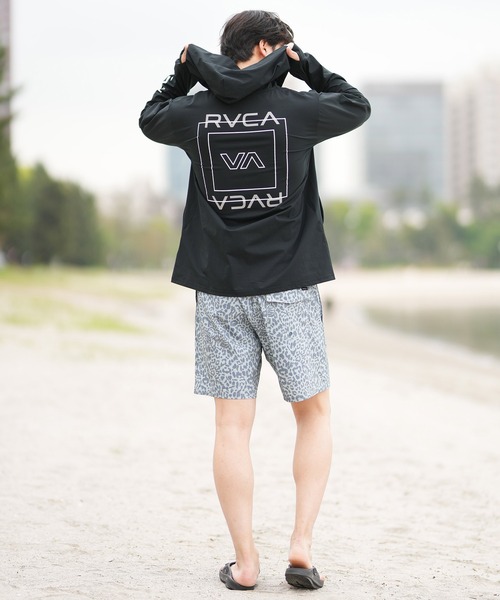 新品　RVCAルーカ　水陸両用 ラッシュガードパーカー　黒　定価10890円 RVCA/ルーカ ラッシュガード 長袖 ジップアップパーカー バック