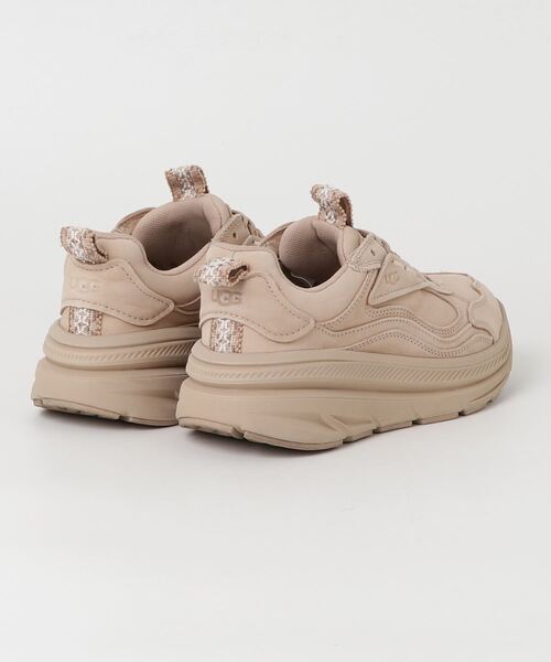 UGG 厚底スニーカー UGG ブラック 厚底スニーカー サテンレースの変え