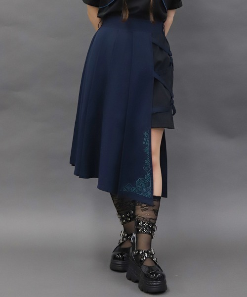 axes femme POETIQUE スカート クロスベルト麻雀牌刺繍スカート
