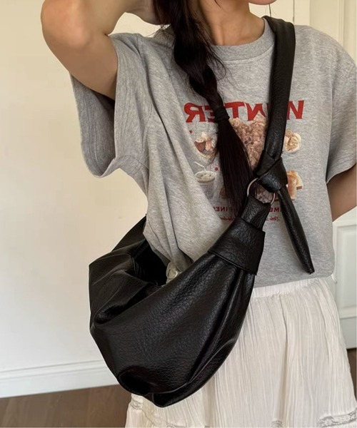 Y2K⭐️BARNEYSNEWYORK ギャザーレザー ワンショルダーバック FREE STYLISTS ショルダーストラップ ショルダーバッグ バッグ Y2K 大