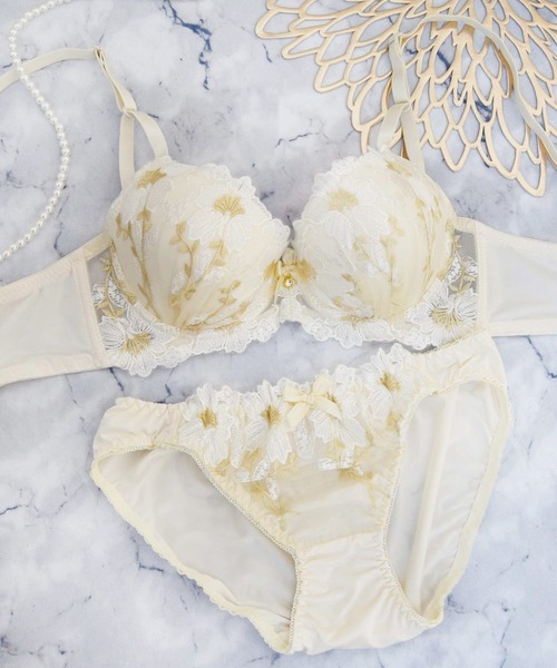 Sanei ブラジャー ショーツセット 「EFサイズ」待望のEFサイズ Sanei ブラジャー ショーツセット 「EFサイズ」待望のEFサイズ