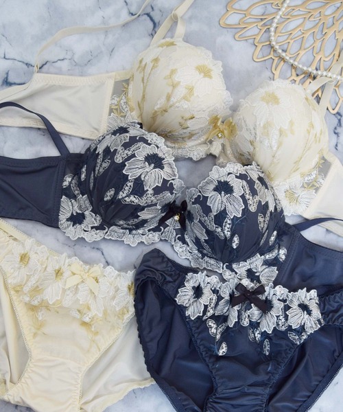 Sanei ブラジャー ショーツセット 「EFサイズ」待望のEFサイズ Sanei ブラジャー ショーツセット 「EFサイズ」待望のEFサイズ