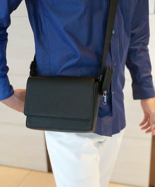 STYLISE ショルダーバッグ 「SYNQUE」Box shoulder bag / ブラック「C 