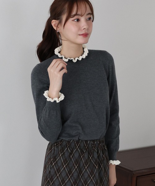 ✨最終価格✨ Bibiy .フリル付き黒ニットセーター BLUEEAST（ブルーイースト） ニット セーター 配色フリルハイネック