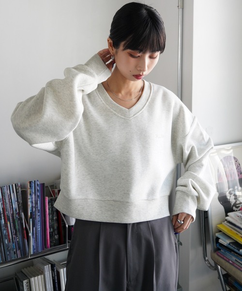 トレーナー スウェット Vネック刺繍ショート丈スウェット レディース