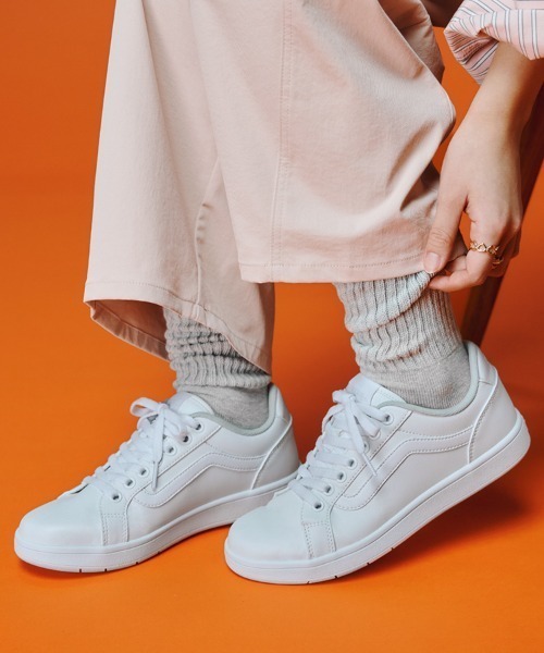VANS（ヴァンズ） スニーカー SURFACE サーフェイス V2129 R WHITE