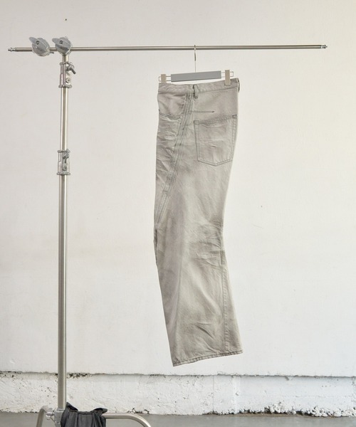 ジーンズ 3D TWISTED WIDE LEG JEANS メンズの画像