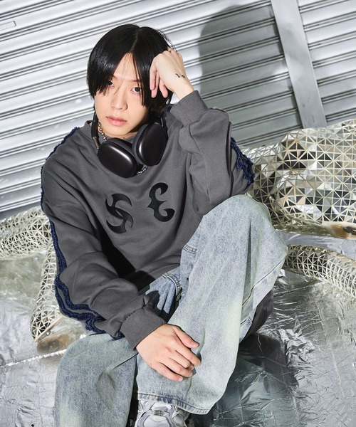 Novelbright 新商品 メタルロゴスウェット M 新品未開封Novelbright