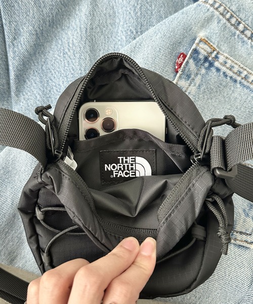 新品タグ付　ノースフェイス 刺繍ロゴスクエア　ショルダーバッグ　黒 THE NORTH FACE ショルダーバッグ バッグ 国内未発売 FACE(ザ