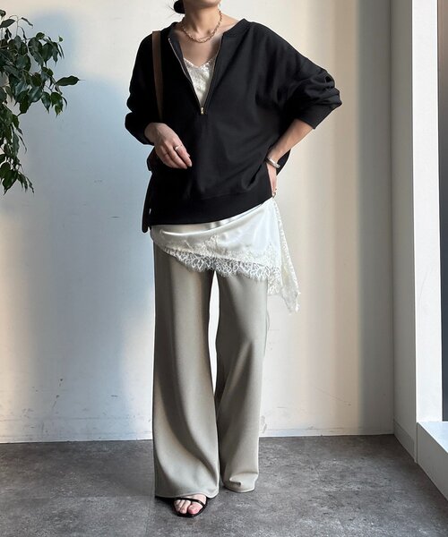 ワイドパンツ パンツ バイヤスセミフレアパンツ レディースの画像