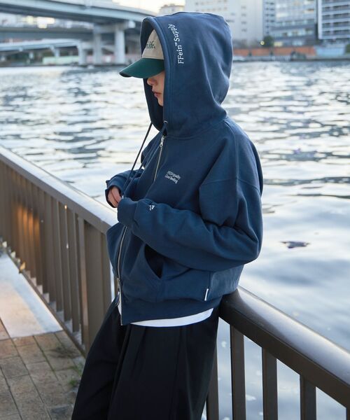 ffein パーカー 「FFEIN」ヘビーウエイトフード刺繍ロゴ立体フード