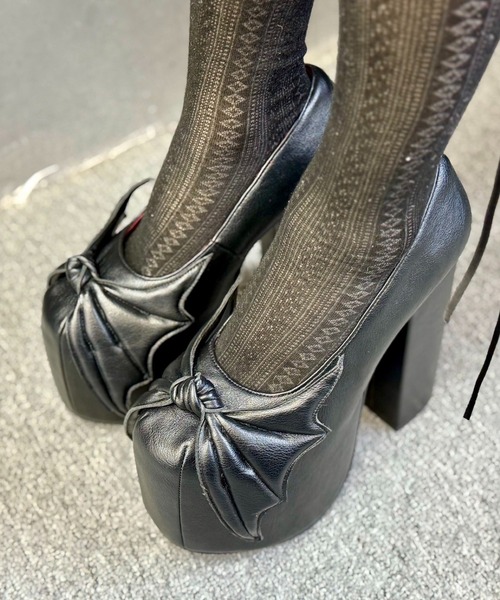 Charla Tedrick パンプス ビックリボン チャンキーヒールパンプス