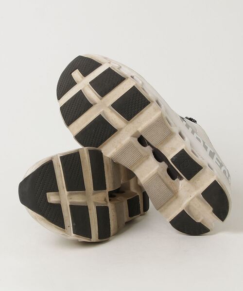 「On」 ローカットスニーカー 23cm ホワイト レディース