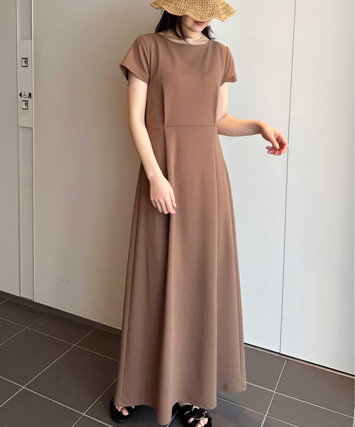 新品未使用✨Rune ストレッチフレアワンピース　タック　襟付き　ベージュ　36 RUIRUE BOUTIQUE ワンピース タック＆フレア・スクエアネック