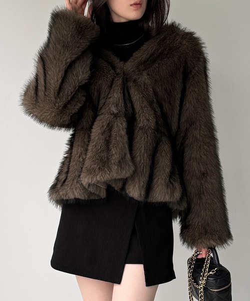 JUNOAH（ジュノア） コート アウター ペプラムフェイクファーショート