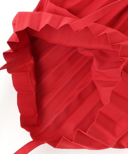 ISSEY MIYAKE（イッセイミヤケ） TRUNK PLEATS バッグ - レッド