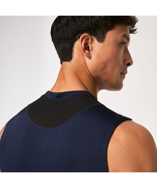 OAKLEY 新品未使用タグ付き　タンクトップ OAKLEY タンクトップ オークリー TECHNICAL BASE LAYER NS CREW