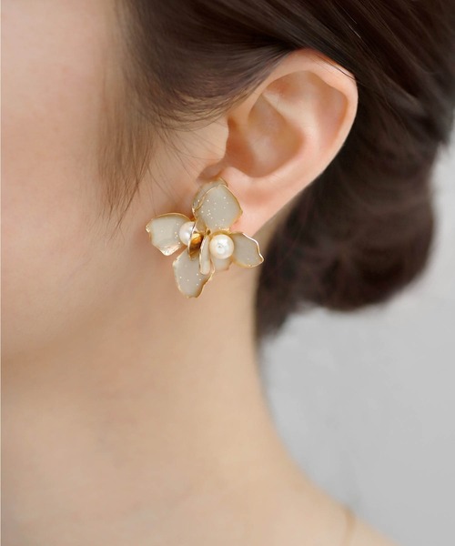 ANEMONE（アネモネ） イヤリング パール×ボリュームフラワーイヤリング