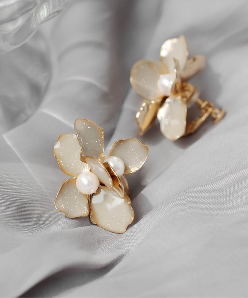 ANEMONE（アネモネ） イヤリング パール×ボリュームフラワーイヤリング