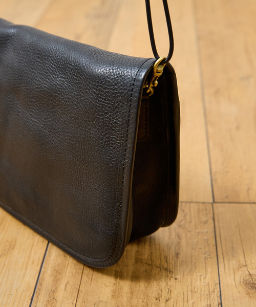 ショルダーバッグ A_W アウ / MAILL BAG M フルベジタブルタンニンシュリンクレザーメールバッグ 牛革ショルダーバッグ / AB-002の画像