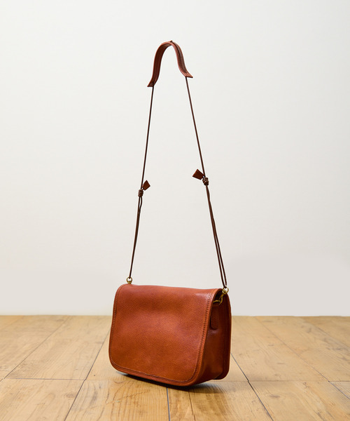 ショルダーバッグ A_W アウ / MAILL BAG M フルベジタブルタンニンシュリンクレザーメールバッグ 牛革ショルダーバッグ / AB-002の画像