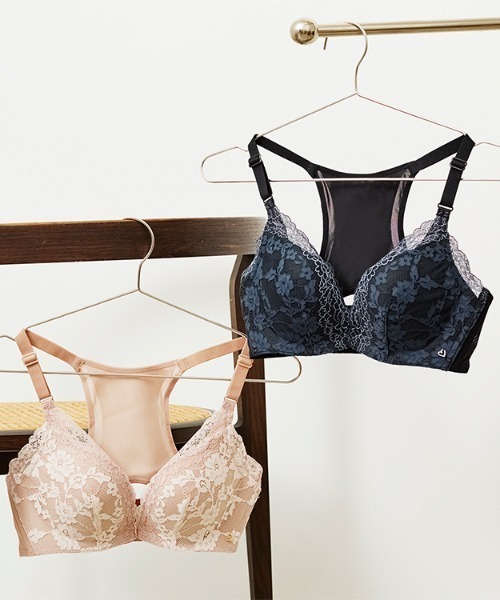 【試着程度の美品】アヴェクモア　オトナなオールインワン avecmoi（アヴェクモワ）の「【佐藤かなさんプロデュース