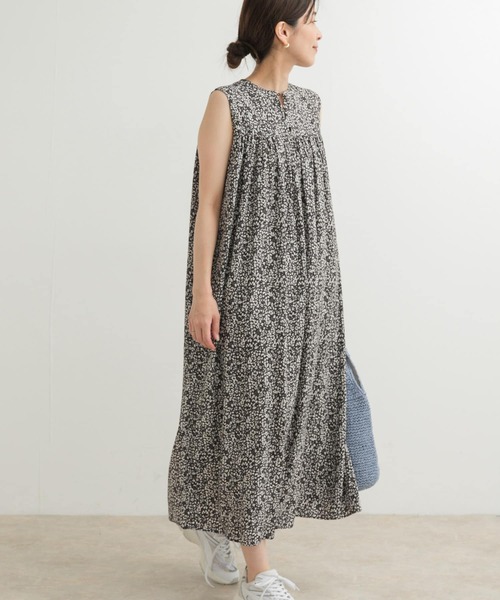URBAN RESEARCH DOORS ワンピース 小花柄ノースリーブワンピース
