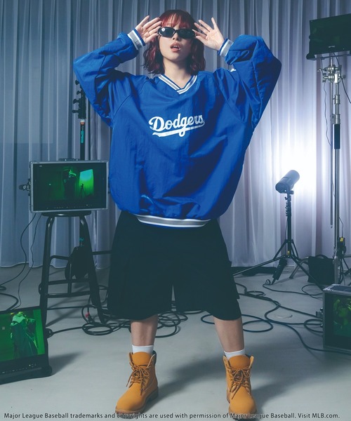 BACK TO THE FIELD 「MLB」刺しゅうロゴナイロンプルオーバー 
