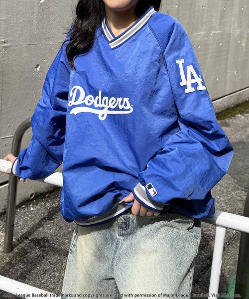 BACK TO THE FIELD 「MLB」刺しゅうロゴナイロンプルオーバー 