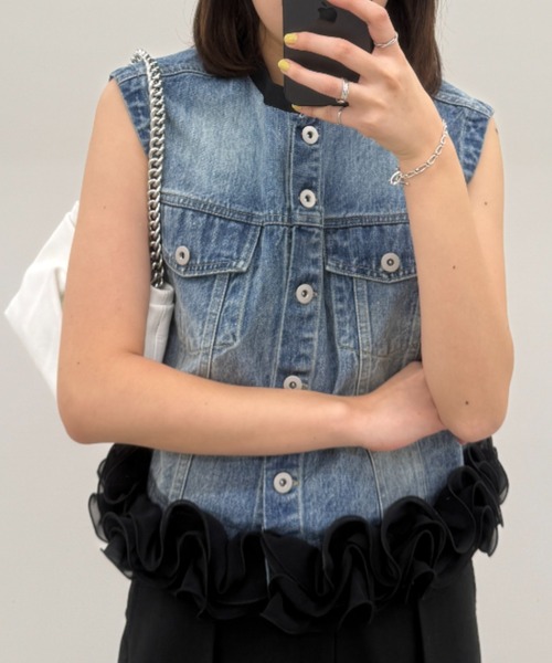 新品未使用　DeuxAmour パールボタンフリルベスト 新品未使用 DeuxAmour パールボタンフリルベストの通販 by cherry's
