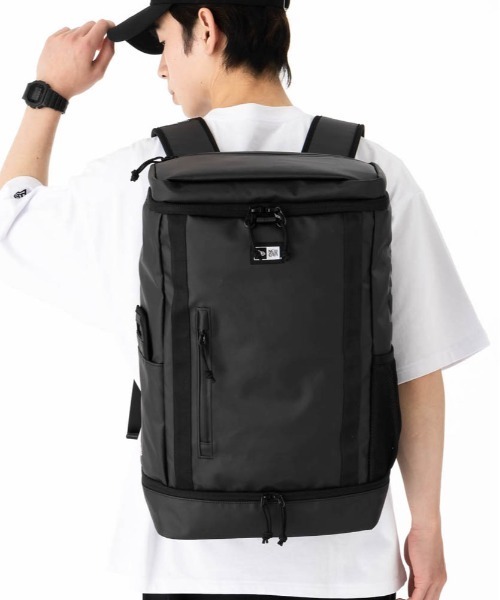 デイバック リュック ニューエラ リュック 32L ボックスパック PRINT LOGO TARPAULIN NEW ERA メンズ レディースの画像